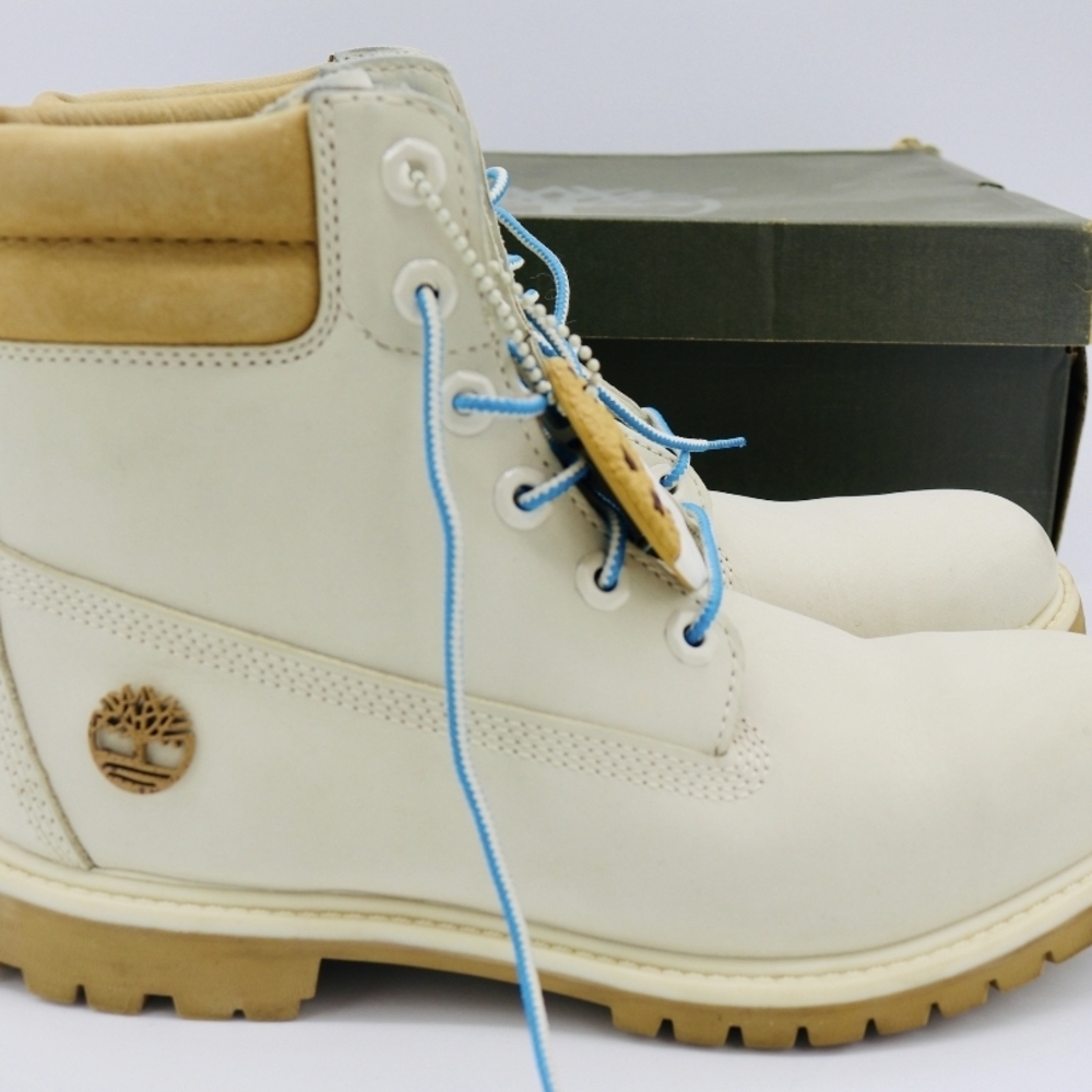 Timberland Milk & Cookies Boots. (Like New)